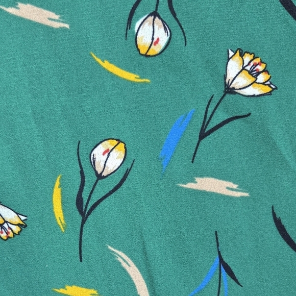 41 Hawthorn Green Floral Midnight Scallop Detail Dress Date Night Stitch Fix - Picture 6 of 9